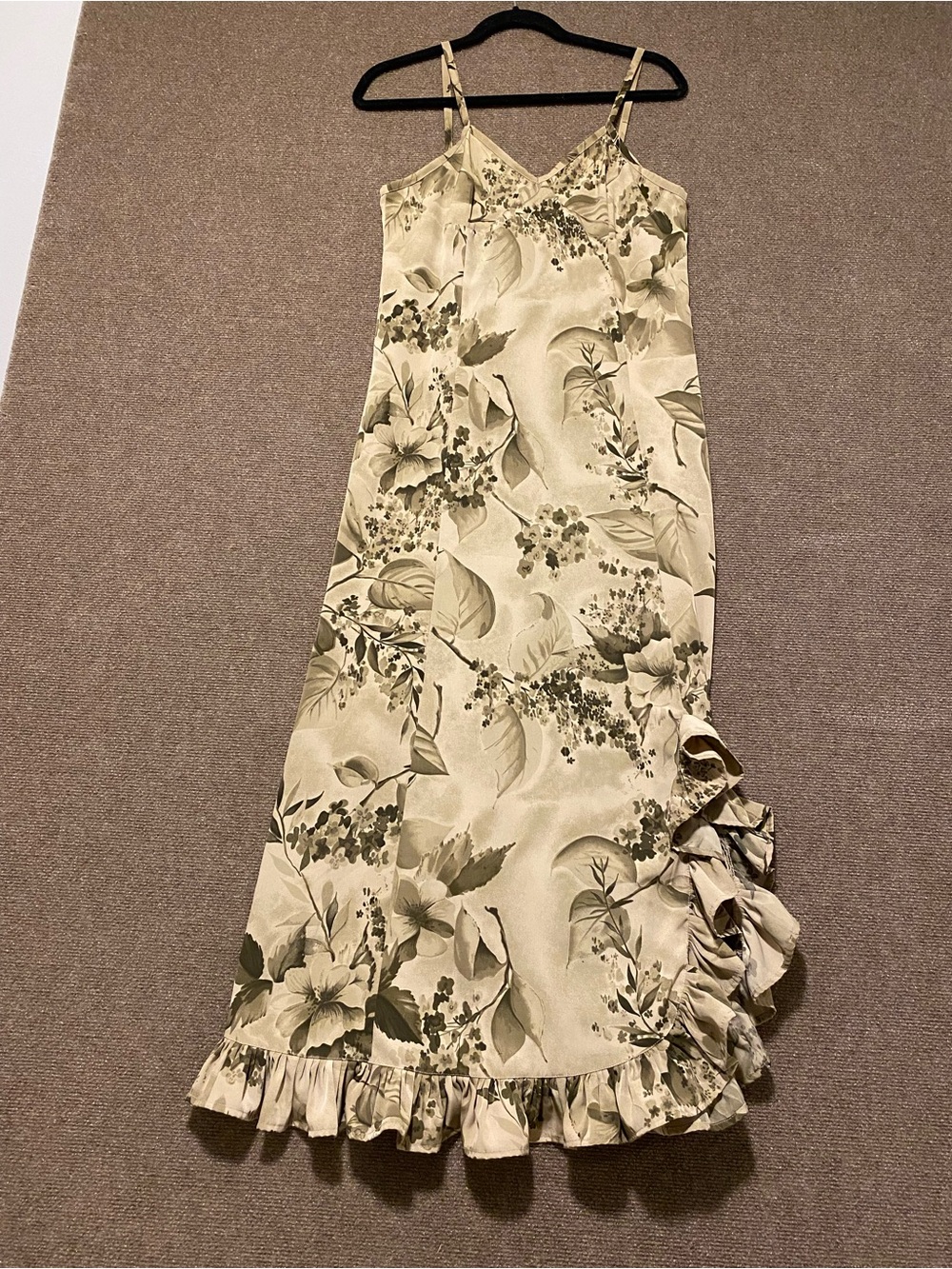 Princess of India Floral Ruffle Maxi Dress in Cream and Olive Size S